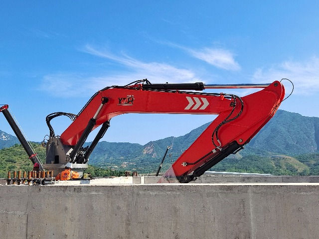 Tối đa h&oacute;a thời gian hoạt động với Hệ thống cần cẩu Rockbreaker YZH WHD1250