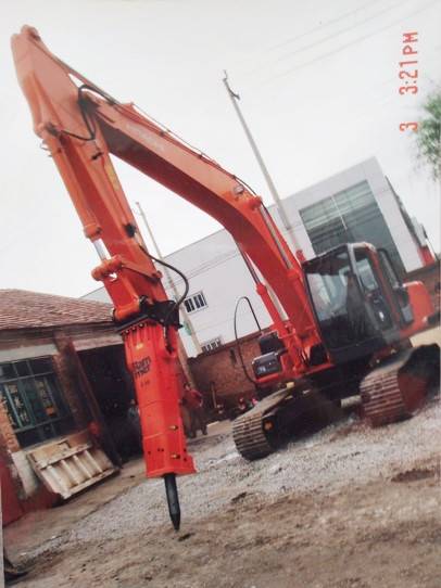 YZH đ&atilde; b&aacute;n th&agrave;nh c&ocirc;ng b&uacute;a Rammer ở ​​Trung Quốc v&agrave;o năm 2003
