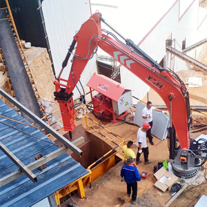 K&iacute;nai YZH helyhez k&ouml;t&ouml;tt sziklat&ouml;rő g&eacute;mrendszer a pofat&ouml;rő &uuml;reg&eacute;be szerelve