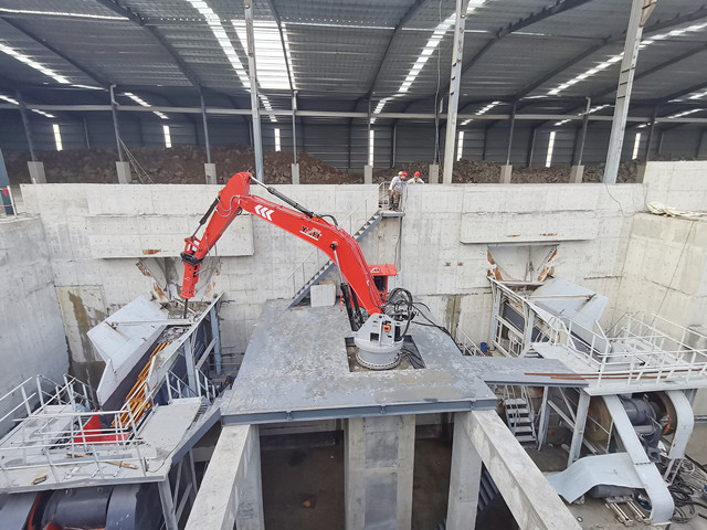 Shandong Ecological Environmental Protection Plant Installed a Pedestal Booms Rockbreaker To Successfully Solve The Blockage of Discharge Port of Jaw Crushers