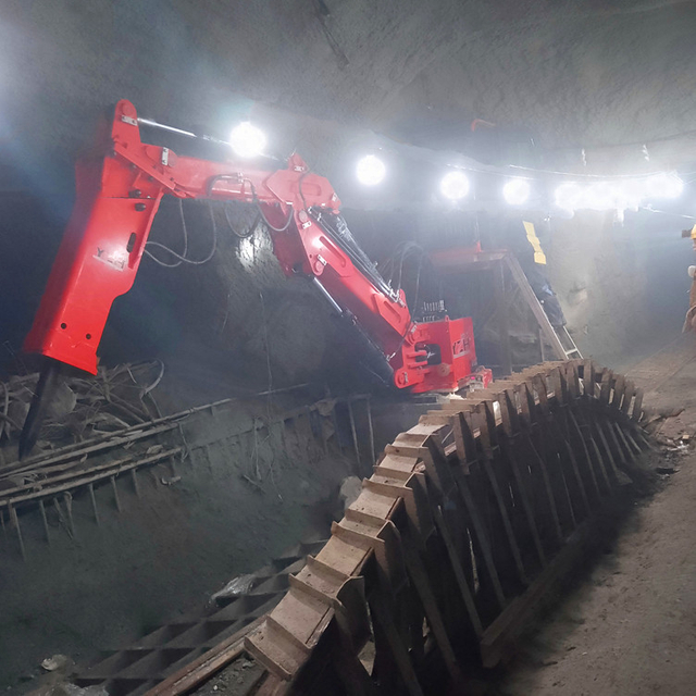 Piedestal Booms Rockbreaker System