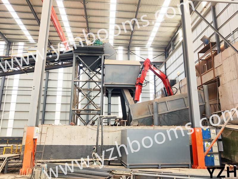 Op een voetstuk gemonteerd rotsbreker-boomsysteem voor de trechter van de kaakbreker