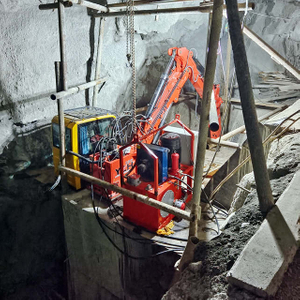 YZH B-serien Station&auml;rt Rockbreaker System i underjordisk milj&ouml;